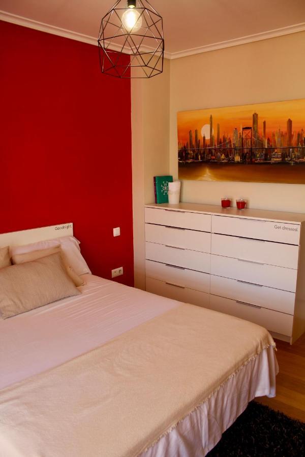 Atico En El Centro Con Amplia Terraza Apartment Entrena Exterior photo