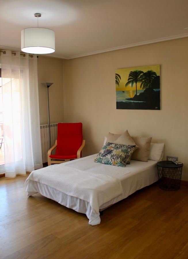 Atico En El Centro Con Amplia Terraza Apartment Entrena Exterior photo